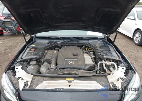 2015 Mercedes-Benz C 300 Luxury/Sport из США, поврежденный, VIN 55SWF4JB1FU081132